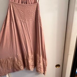 Mauve pink tank with lace detail